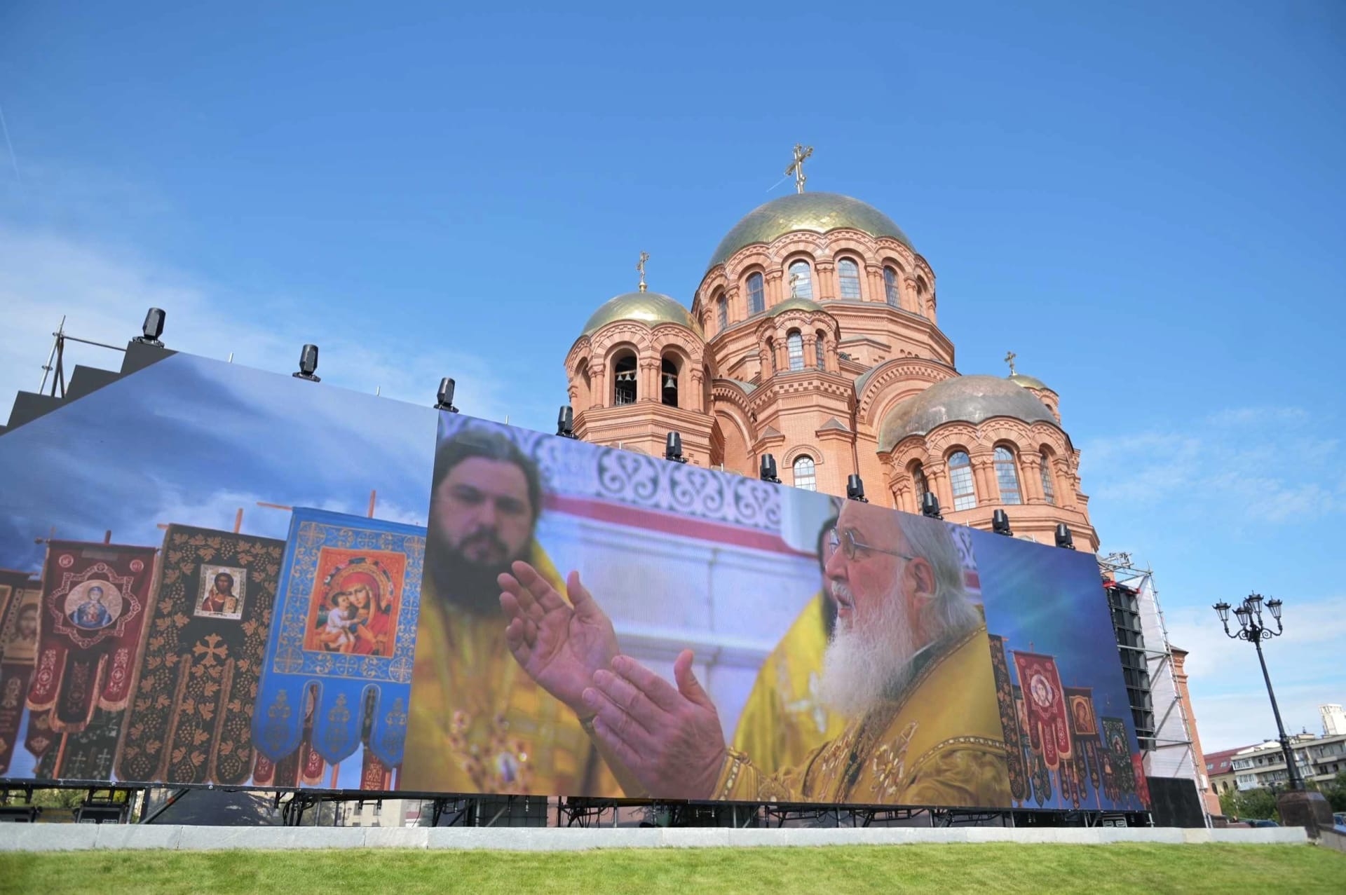 Великое освящение собора Александра Невского